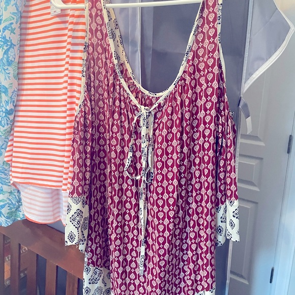 Jodifl shirt cold shoulder medium never worn Just washed Like new smoke free - Picture 2 of 6